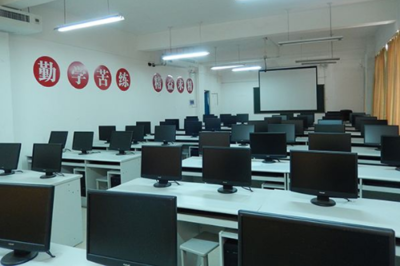 報(bào)讀四川計(jì)算機(jī)學(xué)校計(jì)算機(jī)網(wǎng)絡(luò)技術(shù)專(zhuān)業(yè)的就業(yè)方向解析 聚焦計(jì)算機(jī)系統(tǒng)集成與維護(hù)